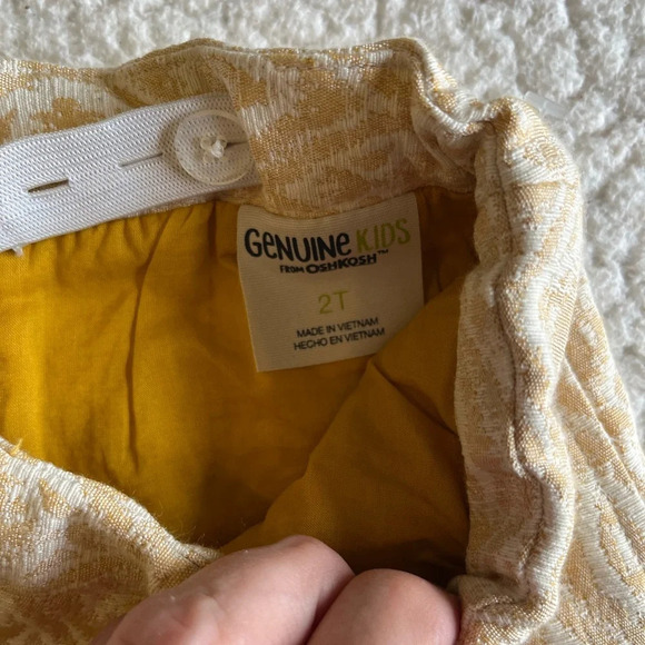 Oshkosh Genuine Kids yellow/ivory patterned skirt. 2T - Picture 2 of 3